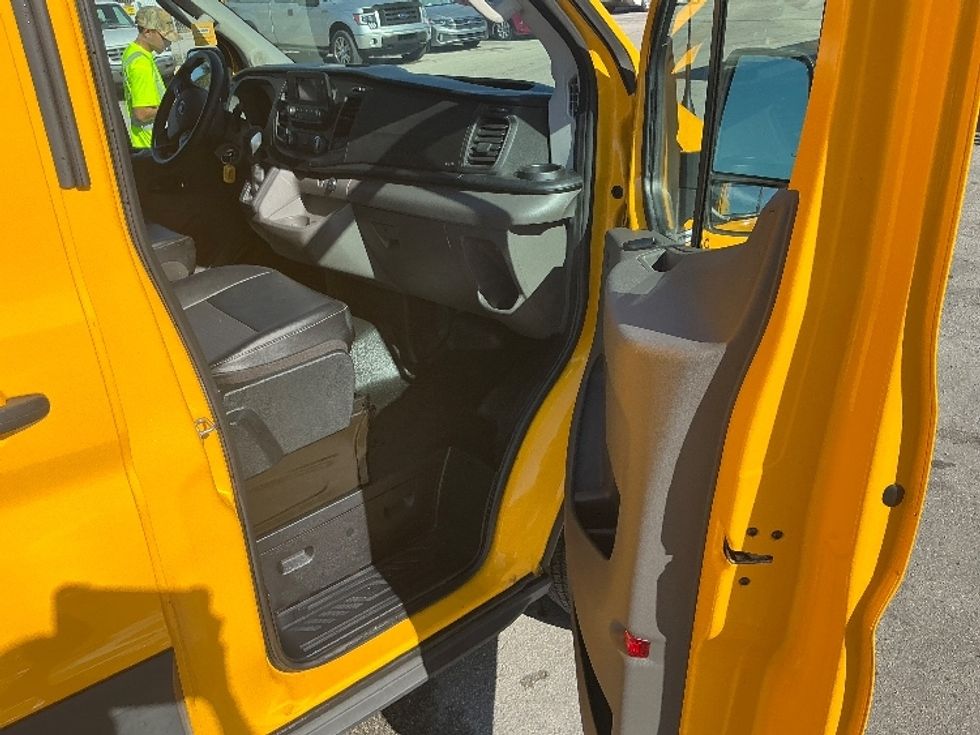 Cargo Van (Panel Van)-Light and Medium Duty Trucks-Ford-2023-Transit 250-Medley-FL-109,492\n\t\tmiles-$ 31,500 - Image 18