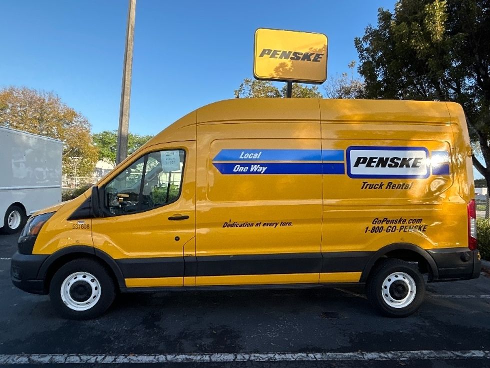 Cargo Van (Panel Van)-Light and Medium Duty Trucks-Ford-2023-Transit 250-Medley-FL-109,492\n\t\tmiles-$ 31,500 - Image 4