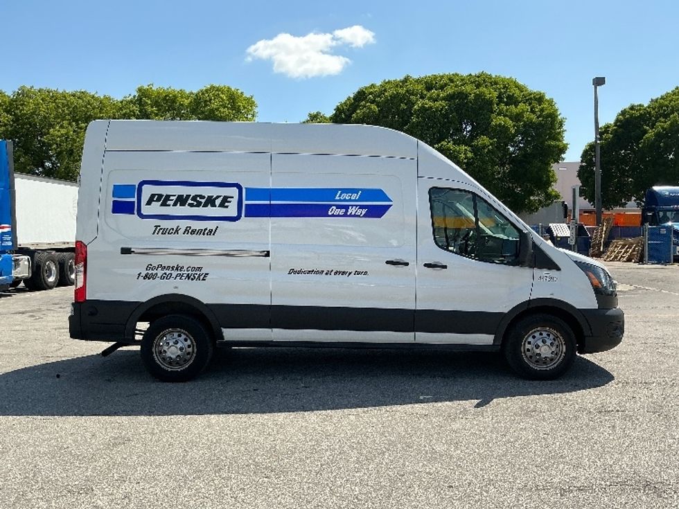 Cargo Van (Panel Van)-Light and Medium Duty Trucks-Ford-2023-Transit 250-Medley-FL-23,797\n\t\tmiles-$ 52,250 - Image 14