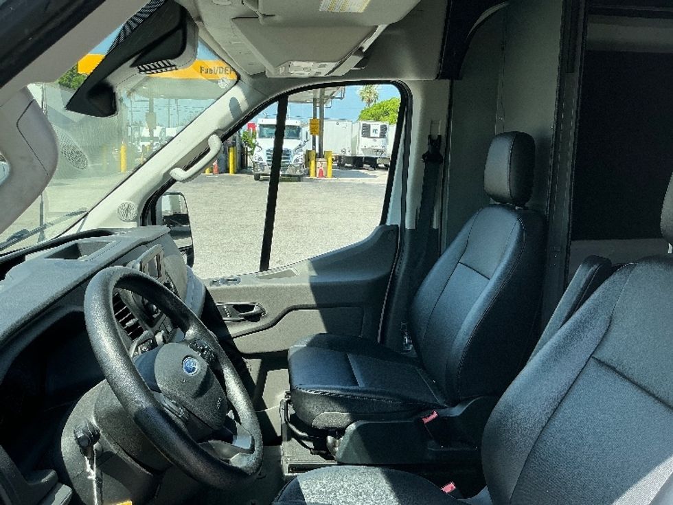 Cargo Van (Panel Van)-Light and Medium Duty Trucks-Ford-2023-Transit 250-Medley-FL-23,797\n\t\tmiles-$ 52,250 - Image 18