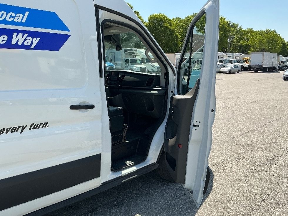 Cargo Van (Panel Van)-Light and Medium Duty Trucks-Ford-2023-Transit 250-Medley-FL-23,797\n\t\tmiles-$ 52,250 - Image 19