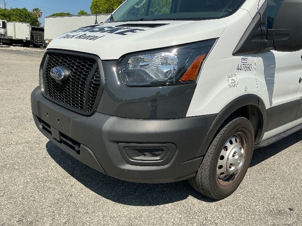 Cargo Van (Panel Van)-Light and Medium Duty Trucks-Ford-2023-Transit 250-Medley-FL-23,797\n\t\tmiles-$ 52,250 - Image 26