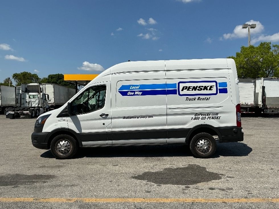 Cargo Van (Panel Van)-Light and Medium Duty Trucks-Ford-2023-Transit 250-Medley-FL-23,797\n\t\tmiles-$ 52,250 - Image 4