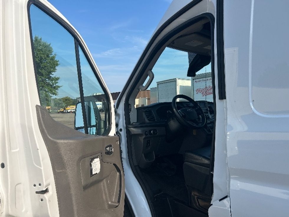 Cargo Van (Panel Van)-Light and Medium Duty Trucks-Ford-2023-Transit 250-Memphis-TN-148,121\n\t\tmiles-$ 35,750 - Image 13