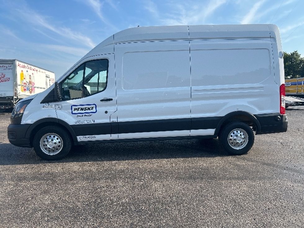 Cargo Van (Panel Van)-Light and Medium Duty Trucks-Ford-2023-Transit 250-Memphis-TN-148,121\n\t\tmiles-$ 35,750 - Image 4