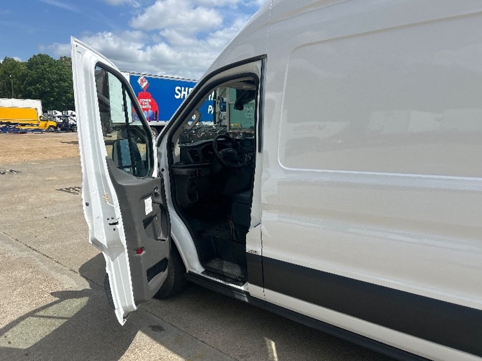 Cargo Van (Panel Van)-Light and Medium Duty Trucks-Ford-2023-Transit 250-Memphis-TN-149,732\n\t\tmiles-$ 35,000 - Image 15