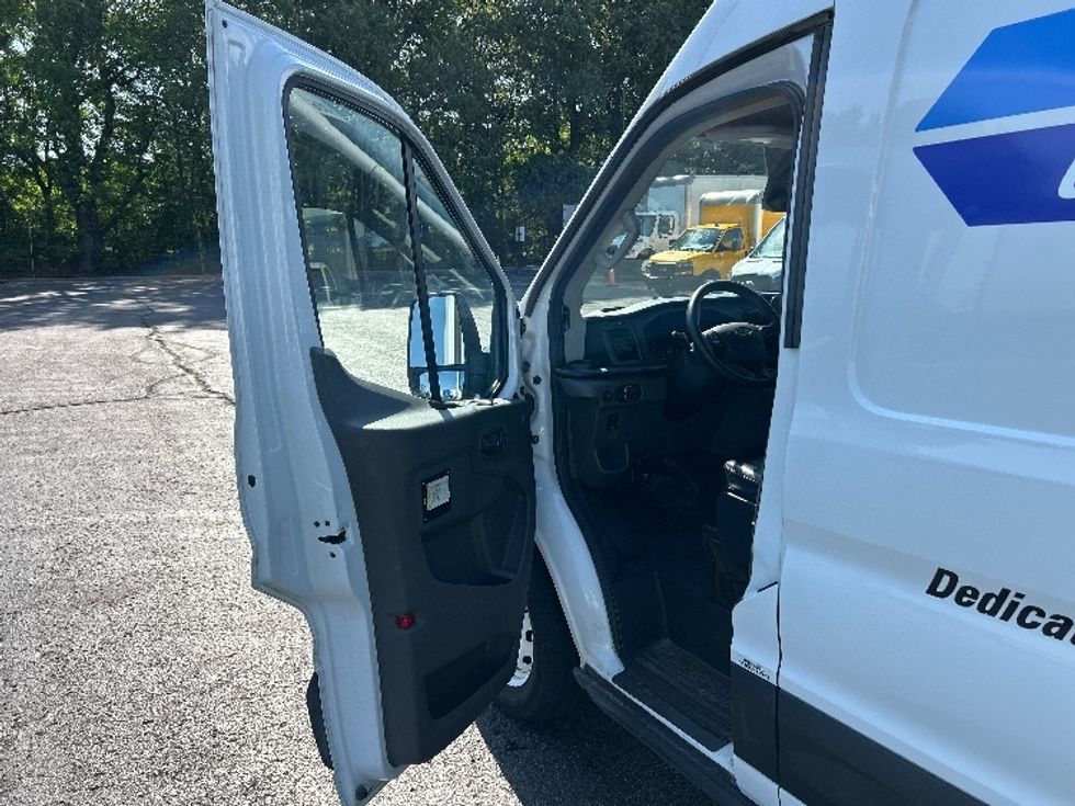 Cargo Van (Panel Van)-Light and Medium Duty Trucks-Ford-2023-Transit 250-Memphis-TN-87,009\n\t\tmiles-$ 39,250 - Image 15