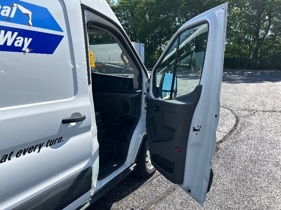 Cargo Van (Panel Van)-Light and Medium Duty Trucks-Ford-2023-Transit 250-Memphis-TN-87,009\n\t\tmiles-$ 39,250 - Image 19