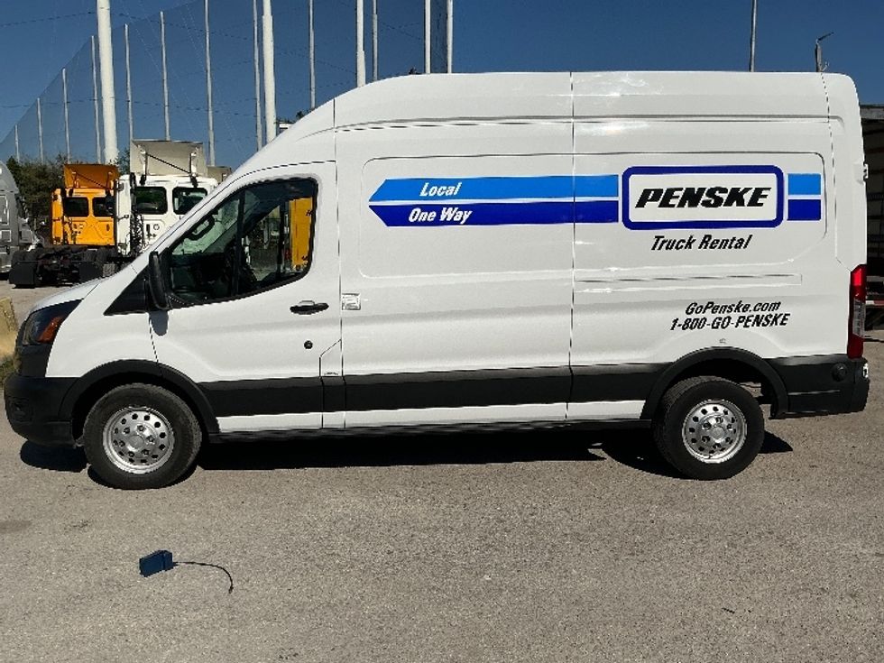 Cargo Van (Panel Van)-Light and Medium Duty Trucks-Ford-2023-Transit 250-Miami-FL-30,163\n\t\tmiles-$ 52,000 - Image 4