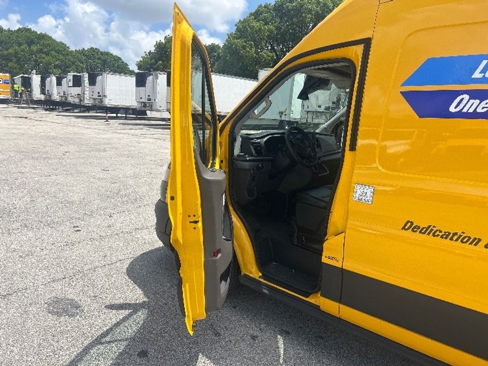 Cargo Van (Panel Van)-Light and Medium Duty Trucks-Ford-2023-Transit 250-Miami-FL-37,042\n\t\tmiles-$ 48,750 - Image 16