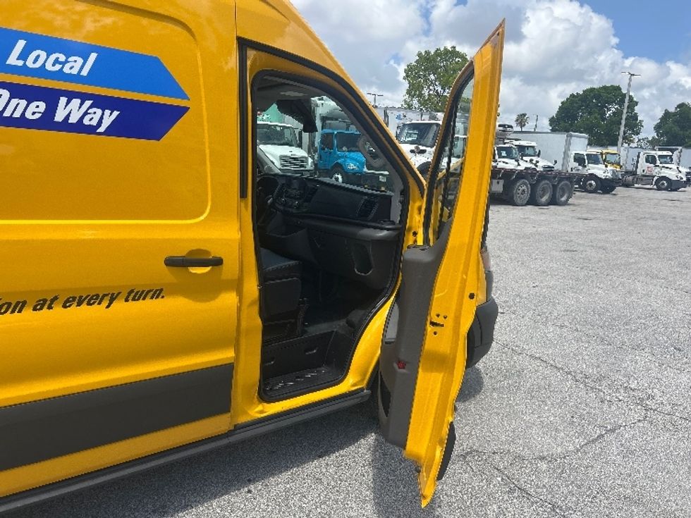 Cargo Van (Panel Van)-Light and Medium Duty Trucks-Ford-2023-Transit 250-Miami-FL-37,042\n\t\tmiles-$ 48,750 - Image 20