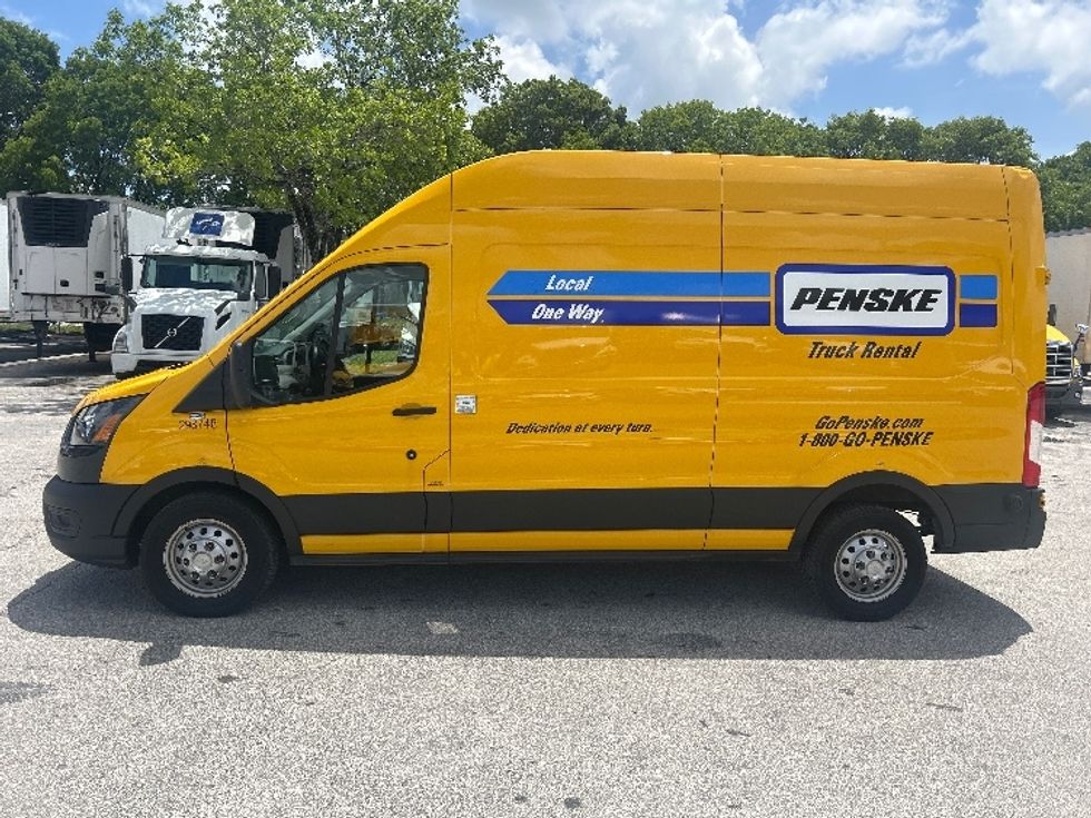 Cargo Van (Panel Van)-Light and Medium Duty Trucks-Ford-2023-Transit 250-Miami-FL-37,042\n\t\tmiles-$ 48,750 - Image 4