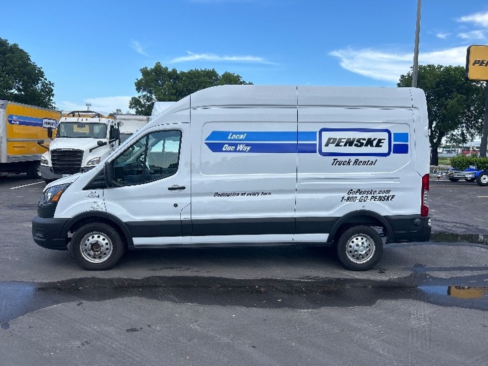 Cargo Van (Panel Van)-Light and Medium Duty Trucks-Ford-2023-Transit 250-Miami-FL-42,219\n\t\tmiles-$ 51,750 - Image 4