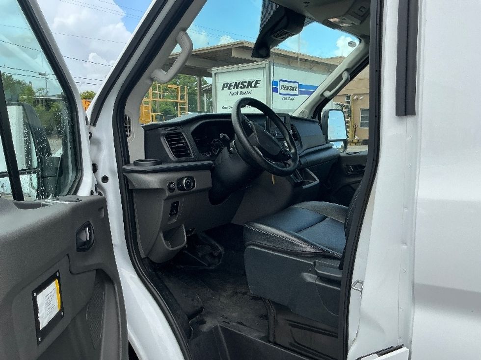Cargo Van (Panel Van)-Light and Medium Duty Trucks-Ford-2023-Transit 250-Miami-FL-42,696\n\t\tmiles-$ 52,500 - Image 15