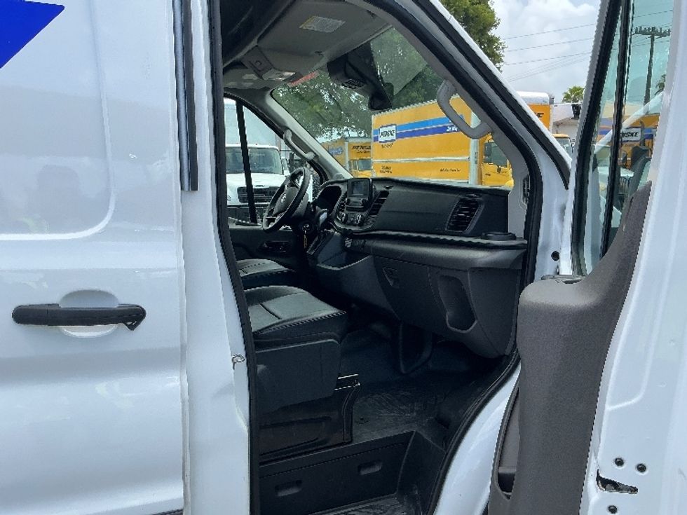 Cargo Van (Panel Van)-Light and Medium Duty Trucks-Ford-2023-Transit 250-Miami-FL-42,696\n\t\tmiles-$ 52,500 - Image 19