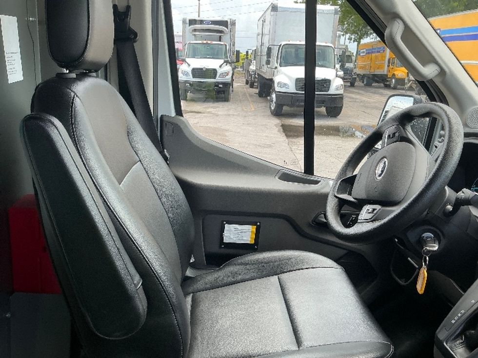 Cargo Van (Panel Van)-Light and Medium Duty Trucks-Ford-2023-Transit 250-Miami-FL-42,696\n\t\tmiles-$ 52,500 - Image 21