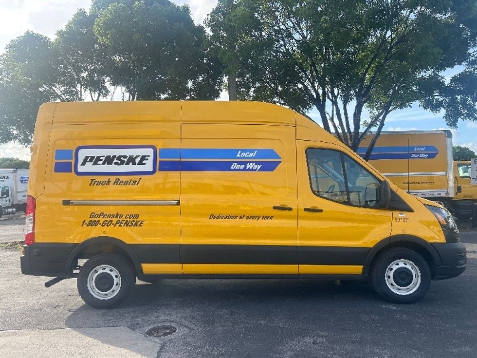 Cargo Van (Panel Van)-Light and Medium Duty Trucks-Ford-2023-Transit 250-Miami-FL-43,970\n\t\tmiles-$ 43,000 - Image 15