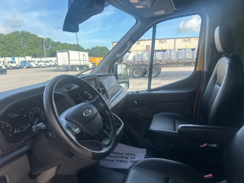 Cargo Van (Panel Van)-Light and Medium Duty Trucks-Ford-2023-Transit 250-Miami-FL-43,970\n\t\tmiles-$ 43,000 - Image 17