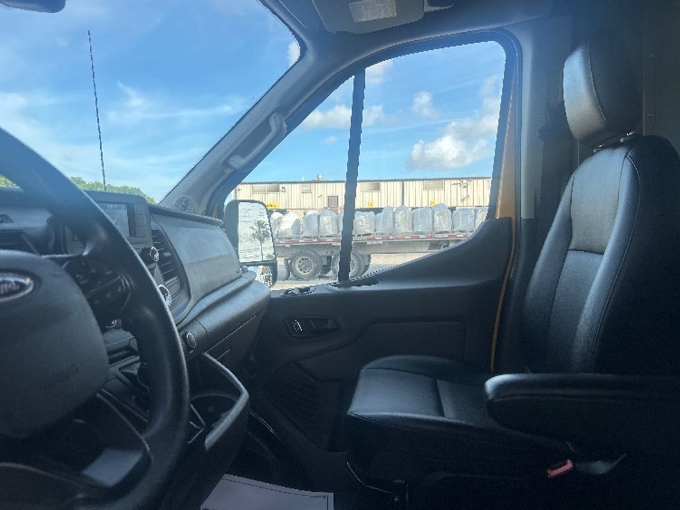 Cargo Van (Panel Van)-Light and Medium Duty Trucks-Ford-2023-Transit 250-Miami-FL-43,970\n\t\tmiles-$ 43,000 - Image 19