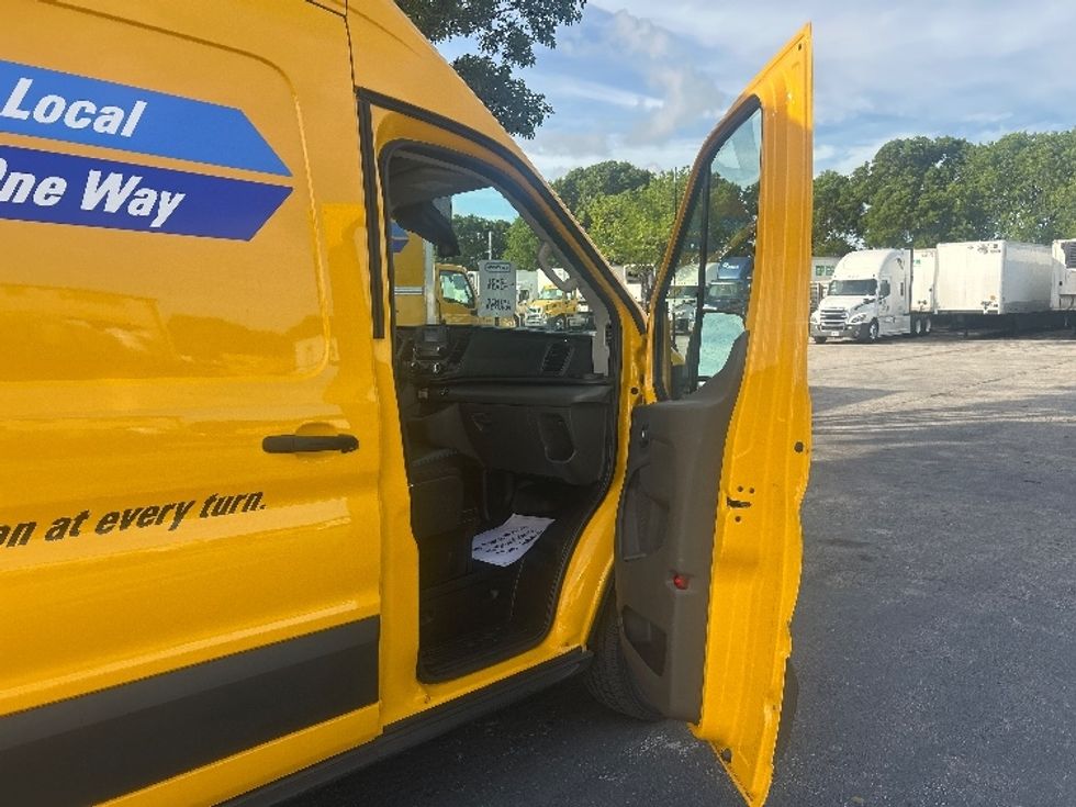 Cargo Van (Panel Van)-Light and Medium Duty Trucks-Ford-2023-Transit 250-Miami-FL-43,970\n\t\tmiles-$ 43,000 - Image 20