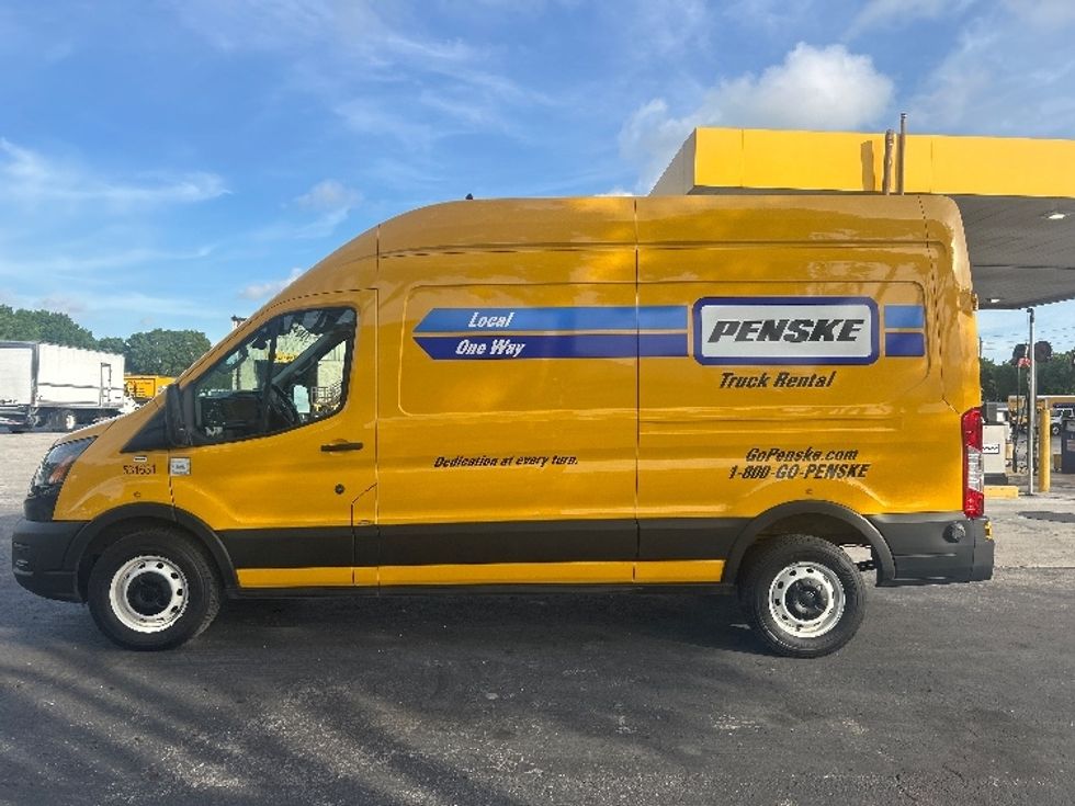 Cargo Van (Panel Van)-Light and Medium Duty Trucks-Ford-2023-Transit 250-Miami-FL-43,970\n\t\tmiles-$ 43,000 - Image 4