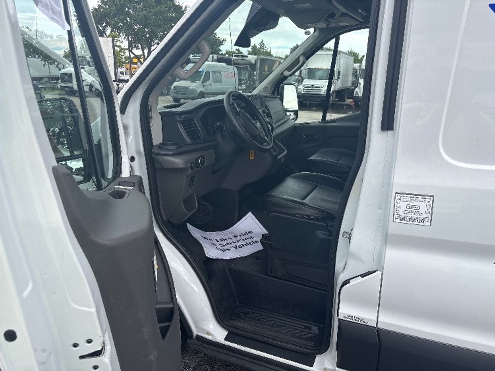 Cargo Van (Panel Van)-Light and Medium Duty Trucks-Ford-2023-Transit 250-Miami-FL-44,777\n\t\tmiles-$ 52,500 - Image 16