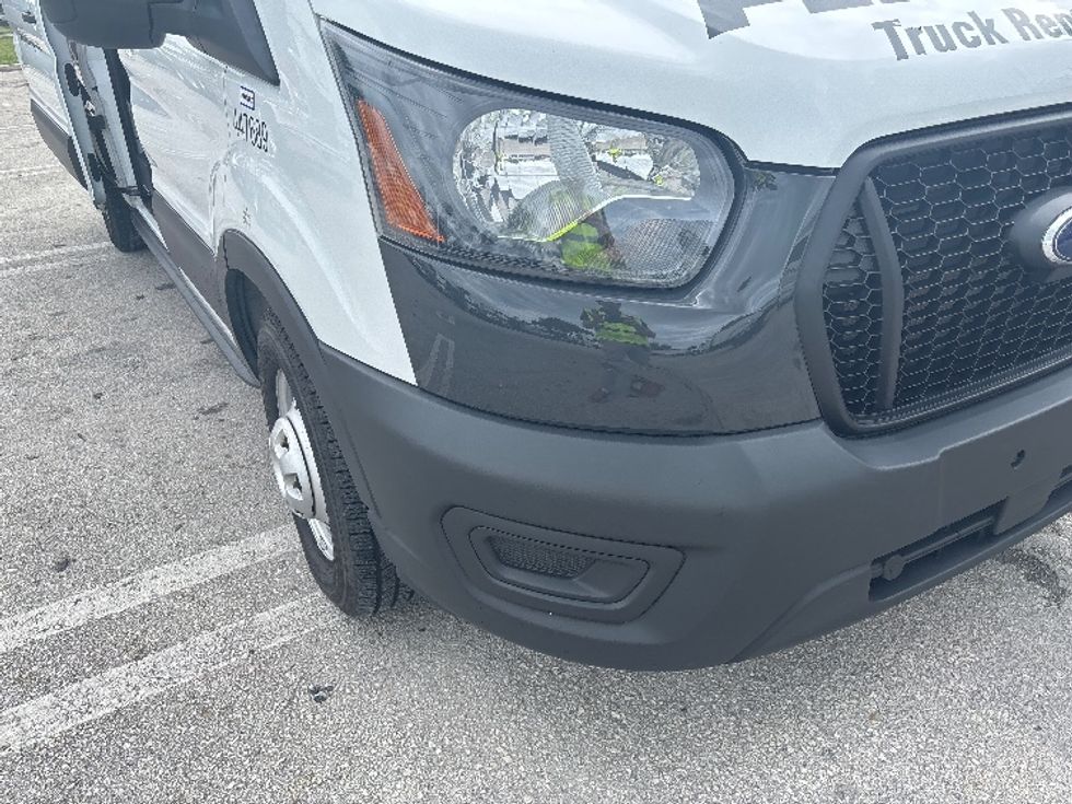 Cargo Van (Panel Van)-Light and Medium Duty Trucks-Ford-2023-Transit 250-Miami-FL-44,777\n\t\tmiles-$ 52,500 - Image 30