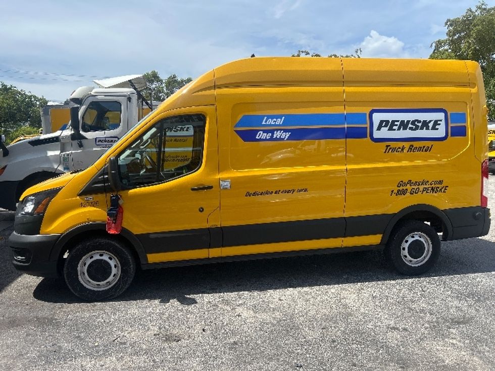 Cargo Van (Panel Van)-Light and Medium Duty Trucks-Ford-2023-Transit 250-Miami-FL-46,103\n\t\tmiles-$ 42,750 - Image 4
