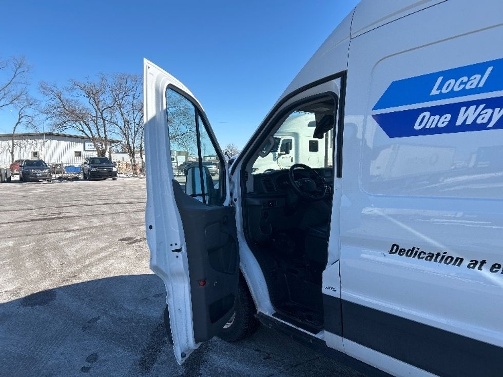 Cargo Van (Panel Van)-Light and Medium Duty Trucks-Ford-2023-Transit 250-Milwaukee-WI-24,611\n\t\tmiles-$ 58,000 - Image 12