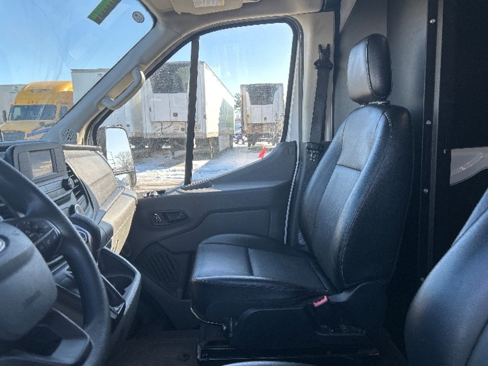 Cargo Van (Panel Van)-Light and Medium Duty Trucks-Ford-2023-Transit 250-Milwaukee-WI-24,611\n\t\tmiles-$ 58,000 - Image 15