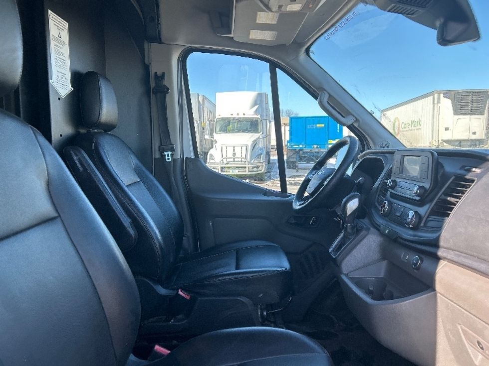 Cargo Van (Panel Van)-Light and Medium Duty Trucks-Ford-2023-Transit 250-Milwaukee-WI-24,611\n\t\tmiles-$ 58,000 - Image 18
