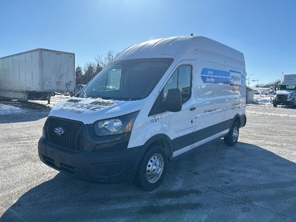 Cargo Van (Panel Van)-Light and Medium Duty Trucks-Ford-2023-Transit 250-Milwaukee-WI-24,611\n\t\tmiles-$ 58,000 - Image 3