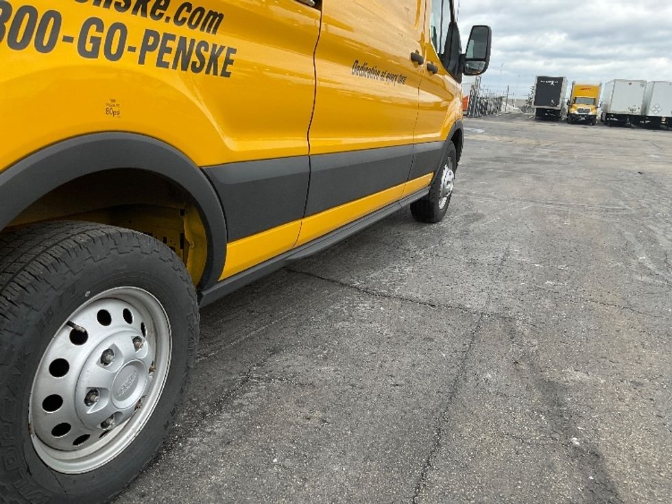 Cargo Van (Panel Van)-Light and Medium Duty Trucks-Ford-2023-Transit 250-Milwaukee-WI-29,331\n\t\tmiles-$ 49,250 - Image 13