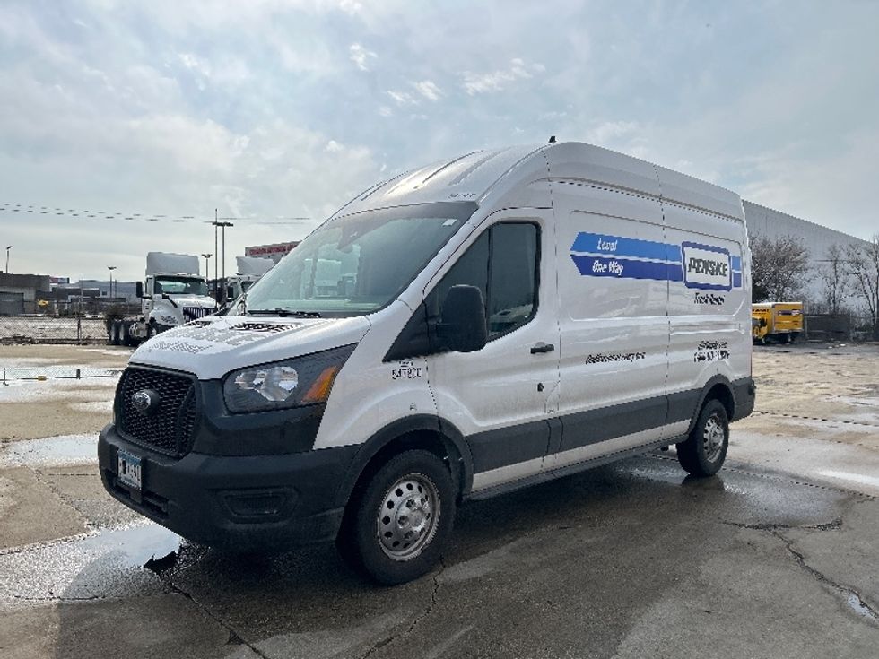 Cargo Van (Panel Van)-Light and Medium Duty Trucks-Ford-2023-Transit 250-Milwaukee-WI-32,738\n\t\tmiles-$ 53,750 - Image 3