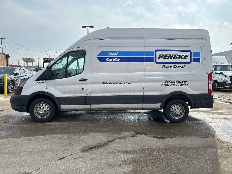 Cargo Van (Panel Van)-Light and Medium Duty Trucks-Ford-2023-Transit 250-Milwaukee-WI-57,036\n\t\tmiles-$ 49,750 - Image 4