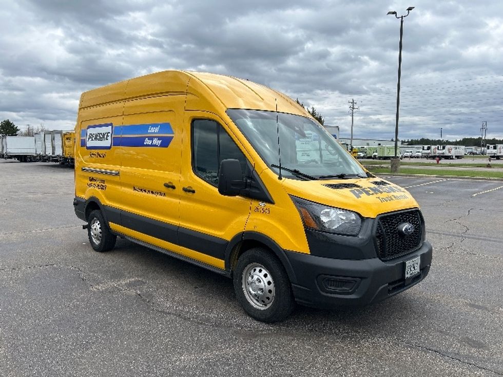 Cargo Van (Panel Van)-Light and Medium Duty Trucks-Ford-2023-Transit 250-Milwaukee-WI-98,884\n\t\tmiles-$ 36,750 - Image 1