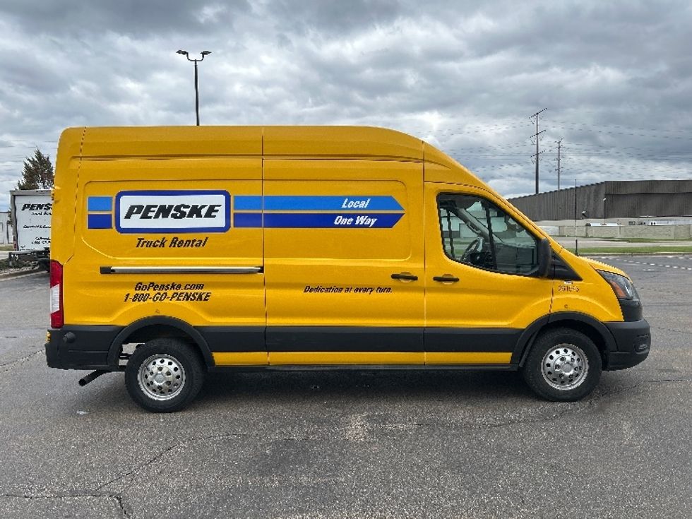 Cargo Van (Panel Van)-Light and Medium Duty Trucks-Ford-2023-Transit 250-Milwaukee-WI-98,884\n\t\tmiles-$ 36,750 - Image 14