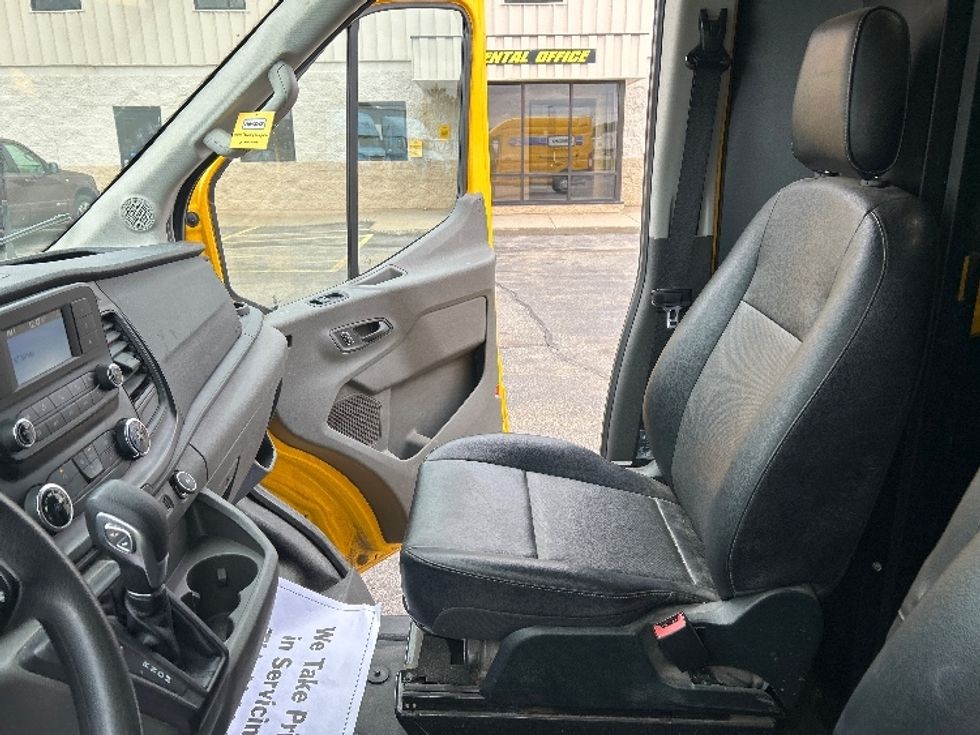 Cargo Van (Panel Van)-Light and Medium Duty Trucks-Ford-2023-Transit 250-Milwaukee-WI-98,884\n\t\tmiles-$ 36,750 - Image 18