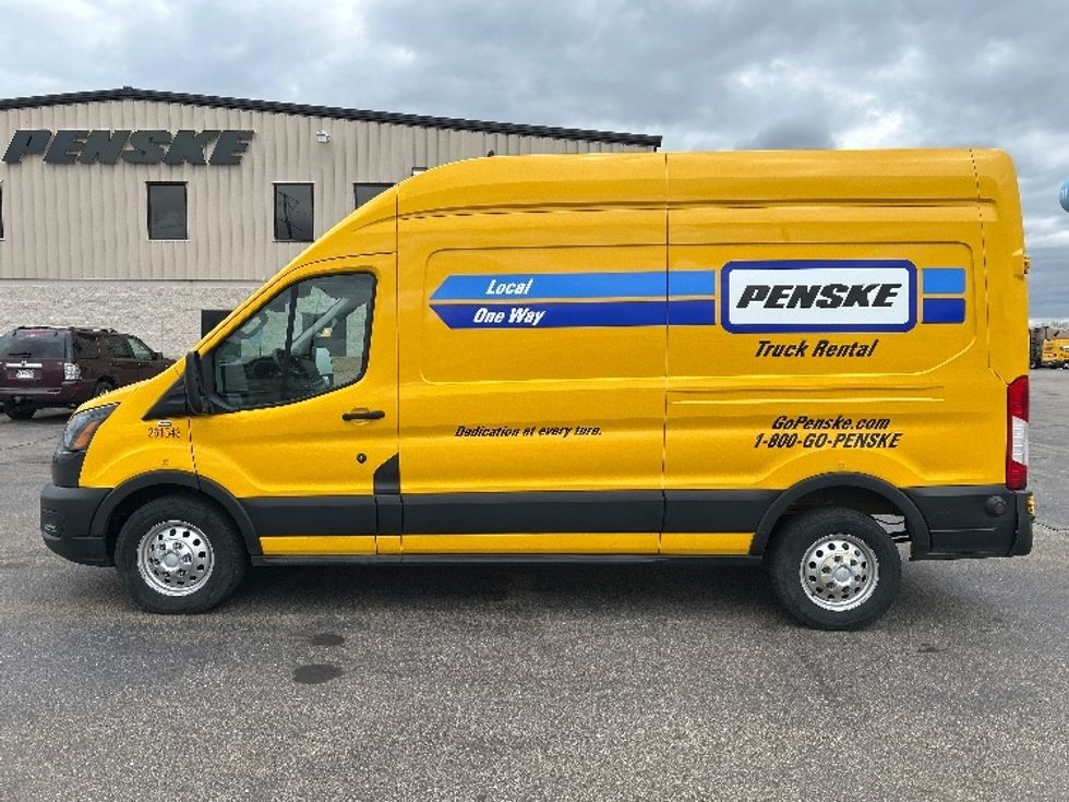 Cargo Van (Panel Van)-Light and Medium Duty Trucks-Ford-2023-Transit 250-Milwaukee-WI-98,884\n\t\tmiles-$ 36,750 - Image 4