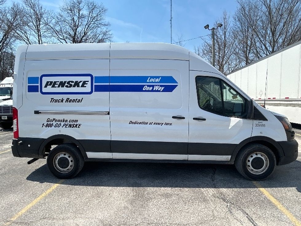Cargo Van (Panel Van)-Light and Medium Duty Trucks-Ford-2023-Transit 250-Moberly-MO-101,184\n\t\tmiles-$ 37,250 - Image 11