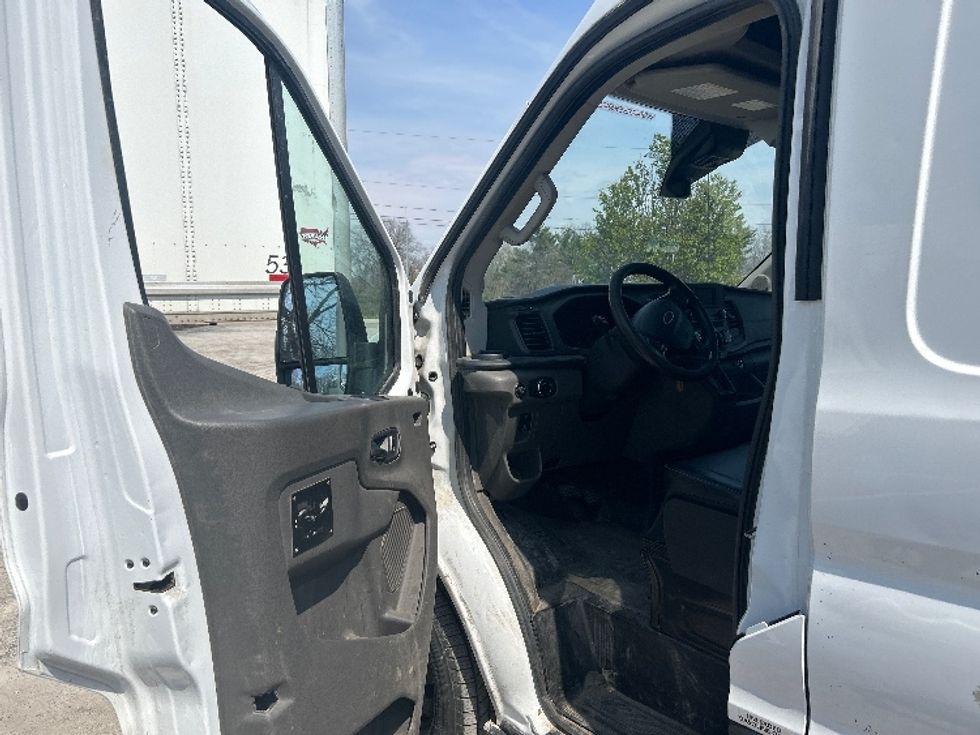 Cargo Van (Panel Van)-Light and Medium Duty Trucks-Ford-2023-Transit 250-Moberly-MO-101,184\n\t\tmiles-$ 37,250 - Image 12