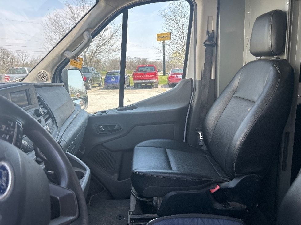 Cargo Van (Panel Van)-Light and Medium Duty Trucks-Ford-2023-Transit 250-Moberly-MO-101,184\n\t\tmiles-$ 37,250 - Image 15