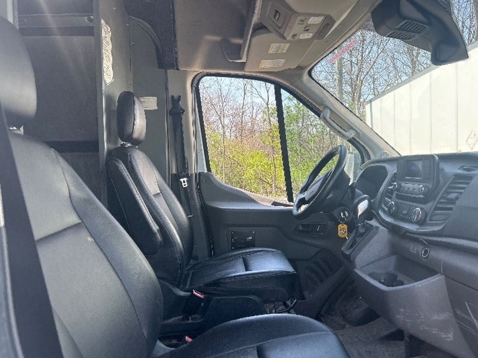 Cargo Van (Panel Van)-Light and Medium Duty Trucks-Ford-2023-Transit 250-Moberly-MO-101,184\n\t\tmiles-$ 37,250 - Image 21