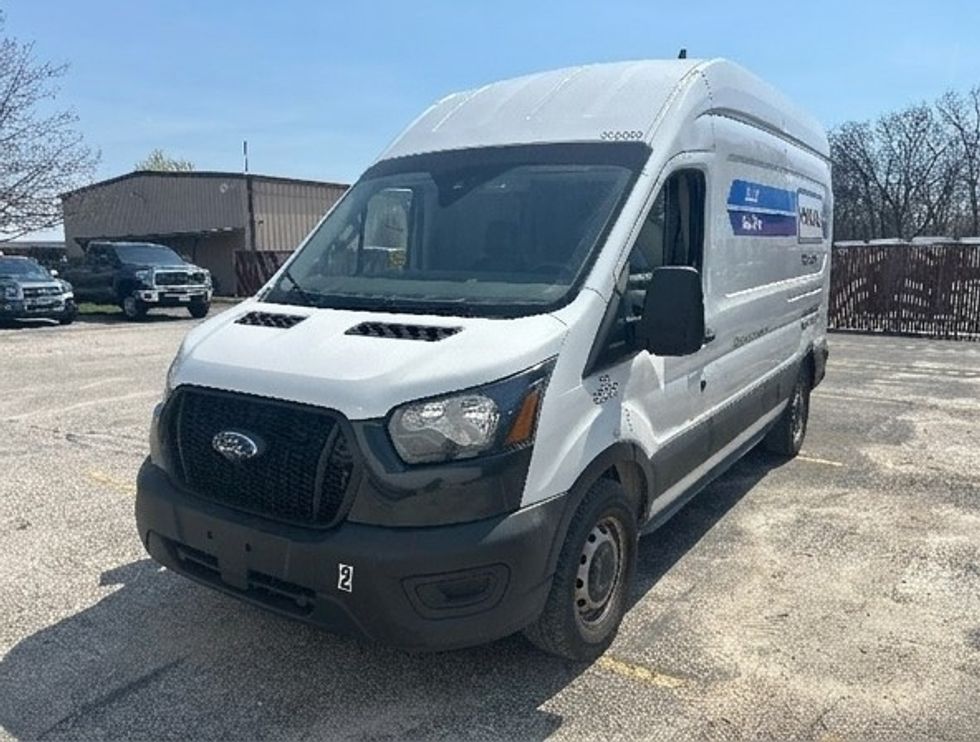 Cargo Van (Panel Van)-Light and Medium Duty Trucks-Ford-2023-Transit 250-Moberly-MO-101,184\n\t\tmiles-$ 37,250 - Image 3