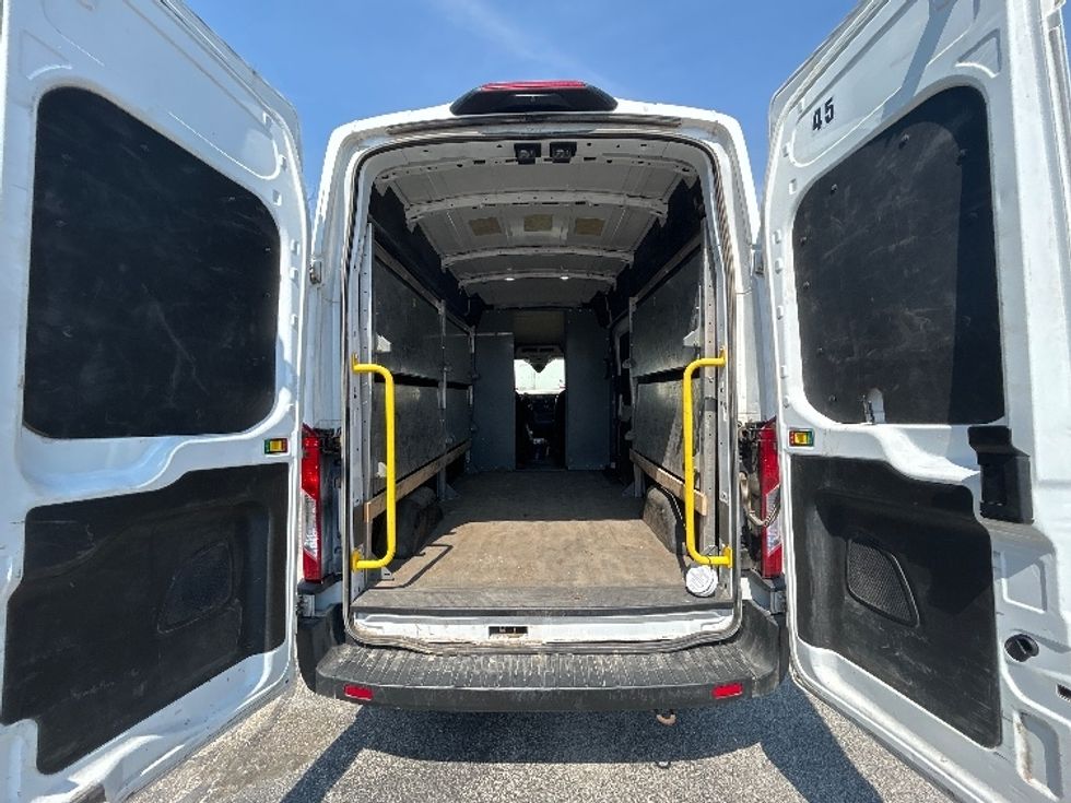 Cargo Van (Panel Van)-Light and Medium Duty Trucks-Ford-2023-Transit 250-Moberly-MO-101,184\n\t\tmiles-$ 37,250 - Image 6