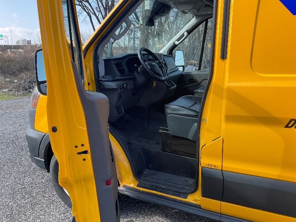Cargo Van (Panel Van)-Light and Medium Duty Trucks-Ford-2023-Transit 250-Montgomery-AL-51,950\n\t\tmiles-$ 45,250 - Image 16