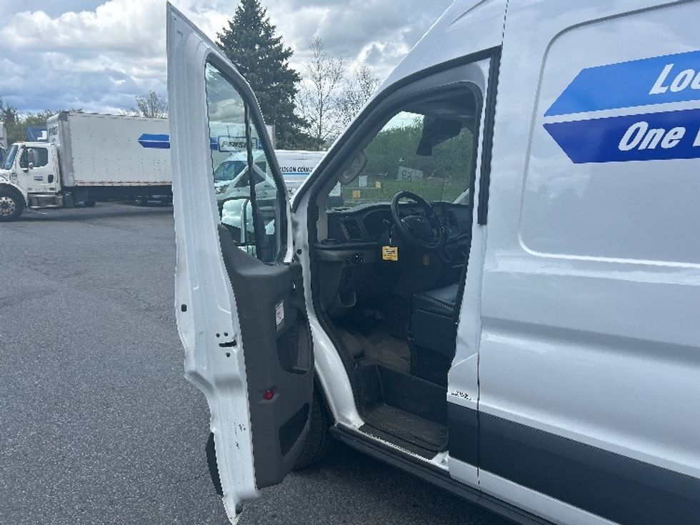 Cargo Van (Panel Van)-Light and Medium Duty Trucks-Ford-2023-Transit 250-Montgomery-NY-48,885\n\t\tmiles-$ 43,250 - Image 16