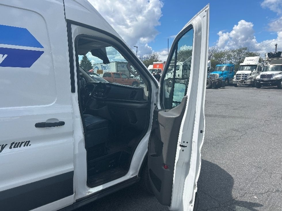 Cargo Van (Panel Van)-Light and Medium Duty Trucks-Ford-2023-Transit 250-Montgomery-NY-48,885\n\t\tmiles-$ 43,250 - Image 20