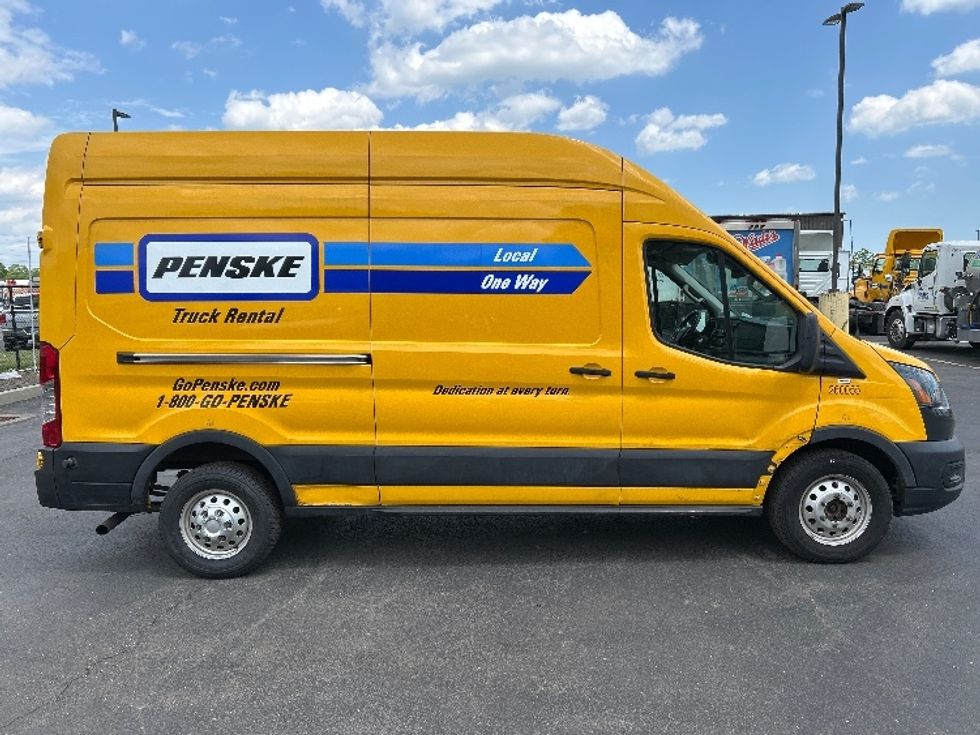 Cargo Van (Panel Van)-Light and Medium Duty Trucks-Ford-2023-Transit 250-Montgomery-NY-69,533\n\t\tmiles-$ 41,750 - Image 12