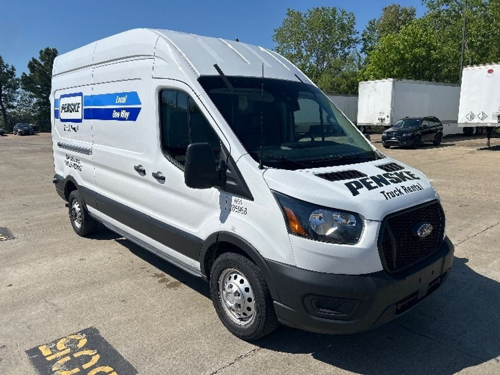 Cargo Van (Panel Van)-Light and Medium Duty Trucks-Ford-2023-Transit 250-Nashville-TN-124,367\n\t\tmiles-$ 39,500 - Image 1